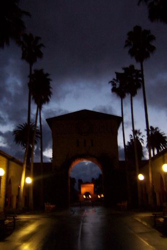 Stanford Campus at Night (palo-alto_100_8047.jpg) wird geladen. Eindrucksvolle Fotos von der Westküste Amerikas erwarten Sie.